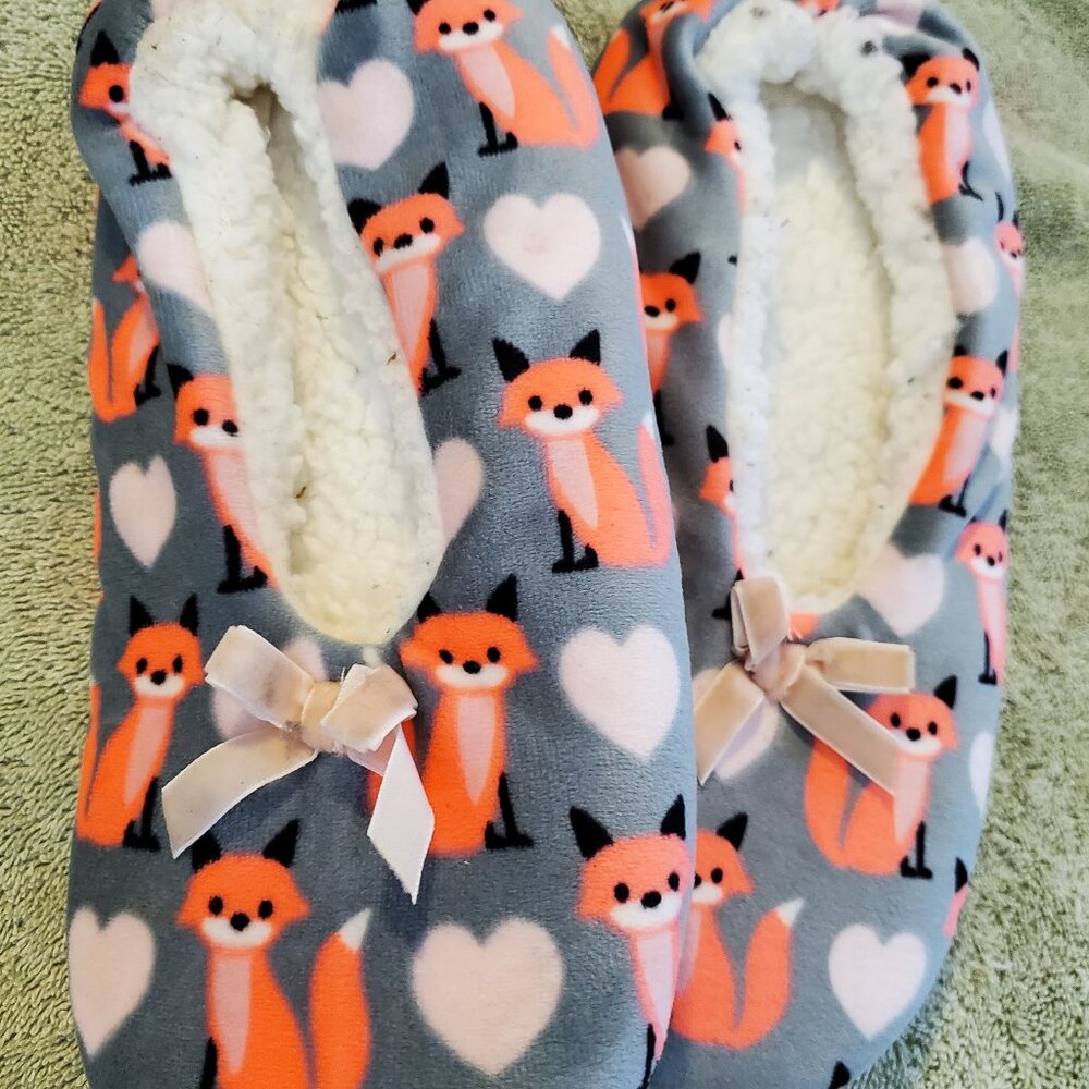 Women's Lounge Slippers by Fuzzy Babba